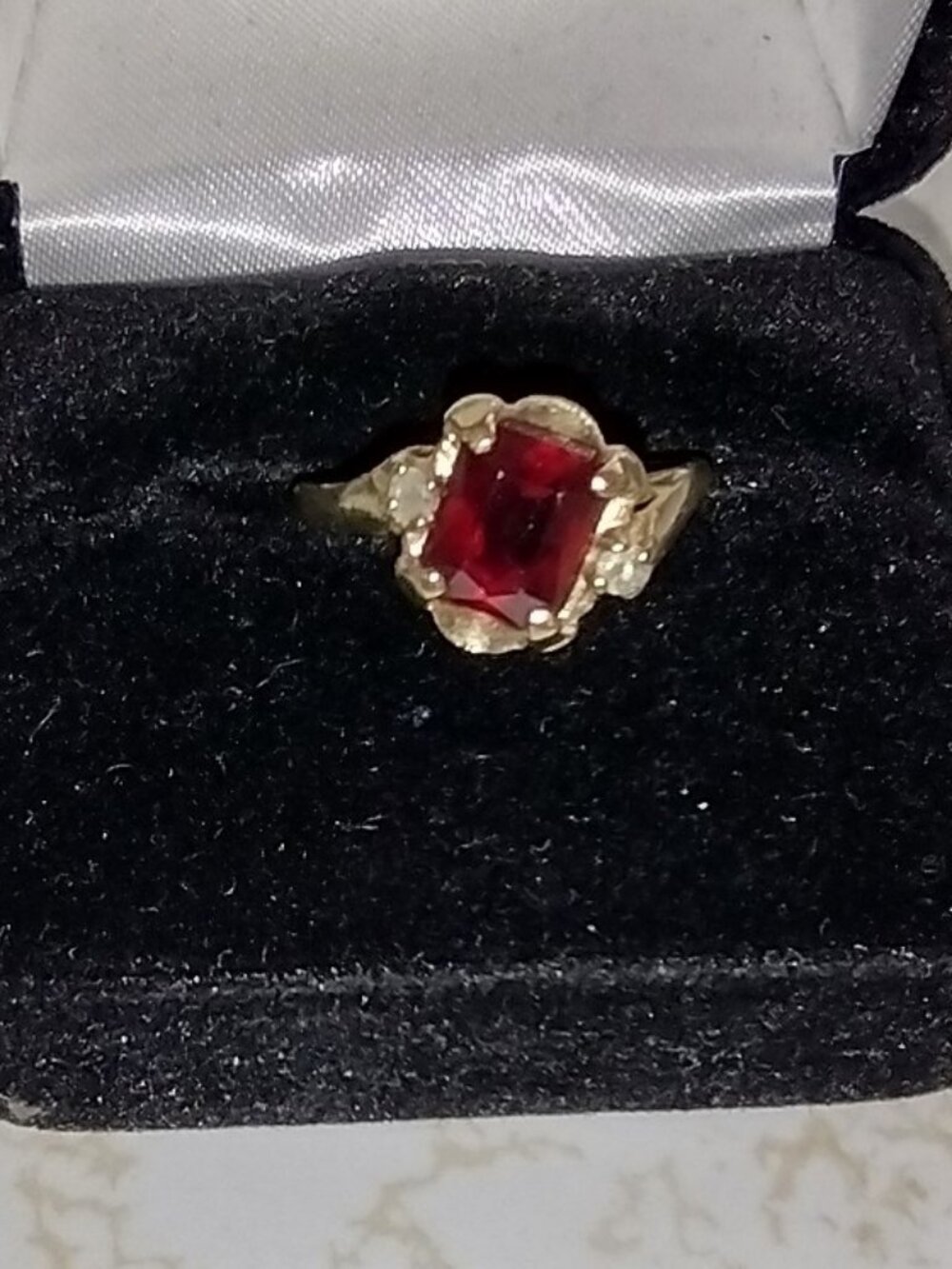 Lovely 10K Gold Deep Red Garnet Ring